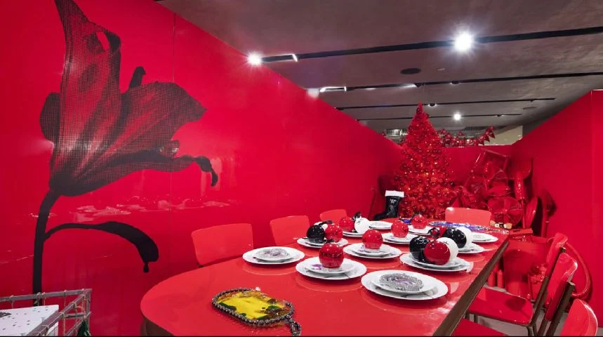 红色主题空间与桌面陈列